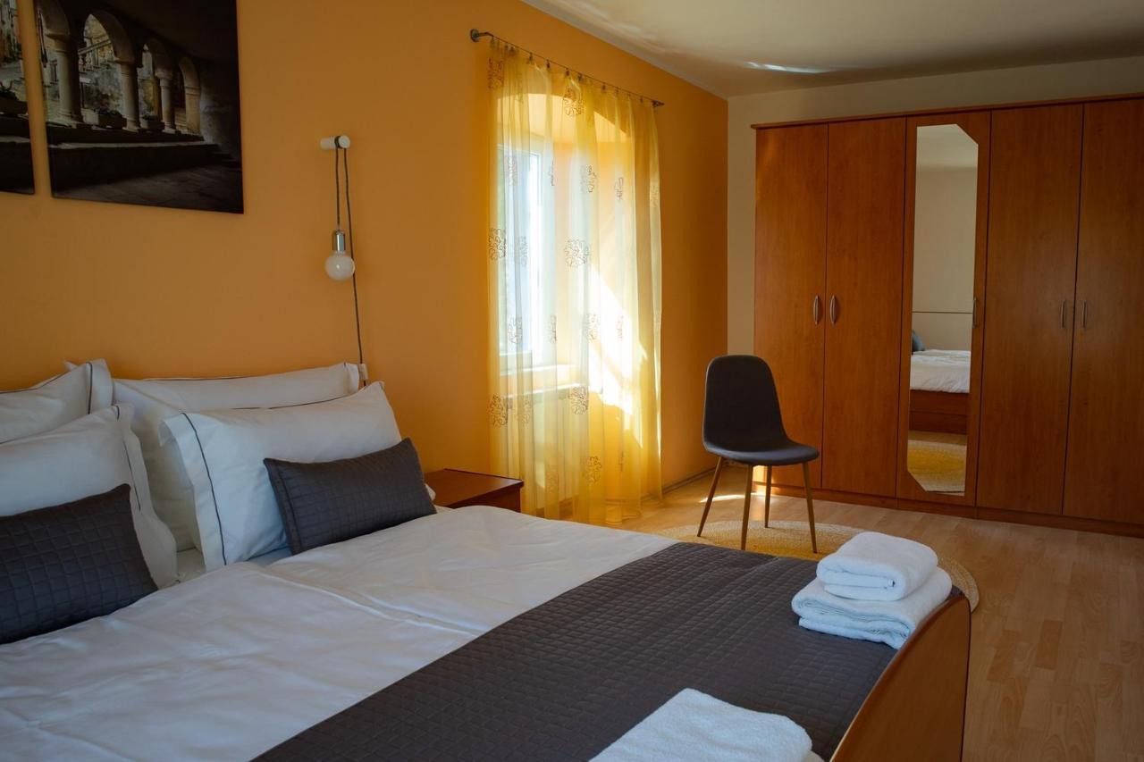 Olive Tree Apartments อูมัค ภายนอก รูปภาพ