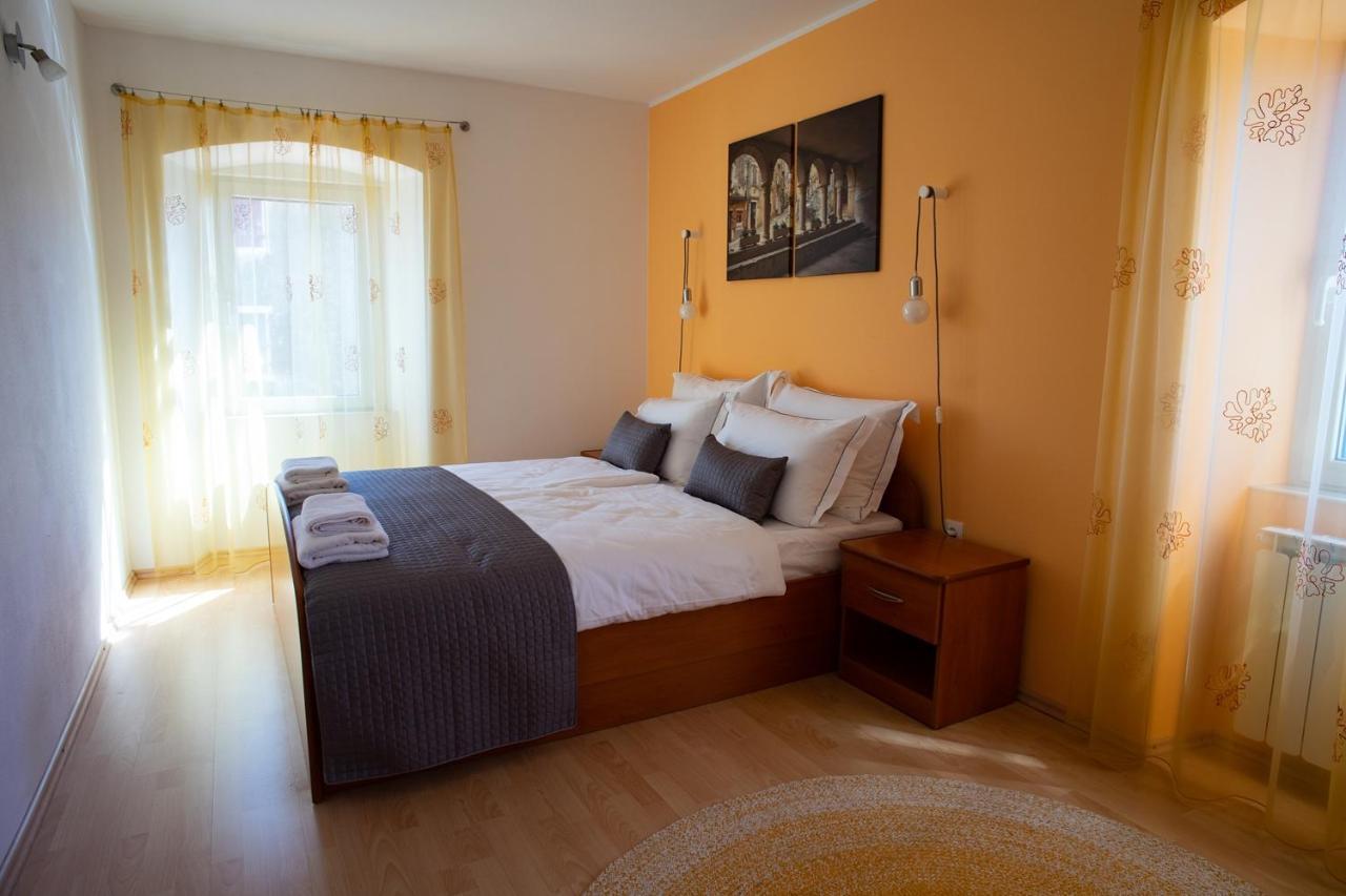 Olive Tree Apartments อูมัค ภายนอก รูปภาพ