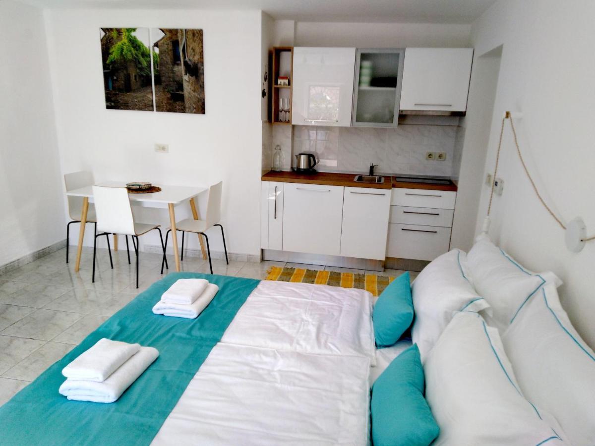 Olive Tree Apartments อูมัค ภายนอก รูปภาพ